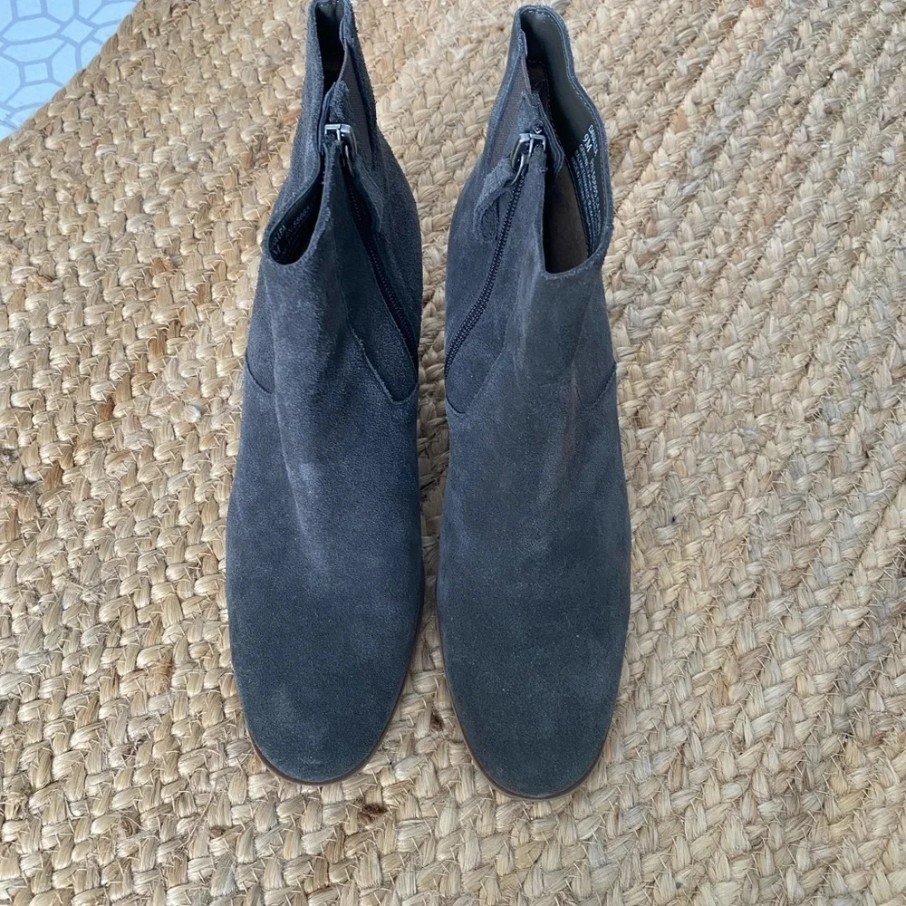 Susina Dana-Lea Grey Suede Boots Size 9